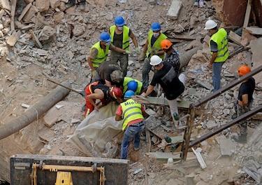 Socorristas chilenos continúan la búsqueda de posible sobreviviente en Beirut