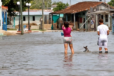Huracán Rafael: Cuba decreta la fase de ‘alarma’ para provincias del oeste y el centro