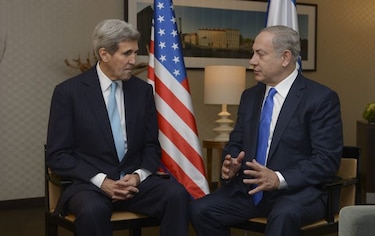 Kerry llama a Netanyahu y a los palestinos a poner fin a la violencia