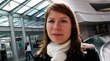Periodista del 'The Wall Street Journal' es condenada en Turquía a dos años de prisión