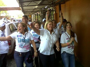 Burillo denuncia irregularidades en centros de votación