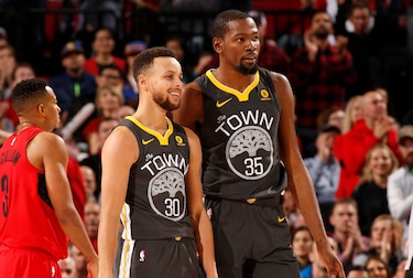 Cavaliers y Warriors, listos para la recta final de temporada