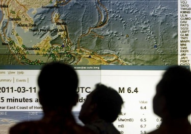 Sismo de 7.8 remece Papúa Nueva Guinea; emiten alerta de tsunami