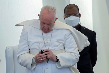 Papa Francisco expresa su ‘dolor’, sin excusarse por niños indígenas muertos hallados en Canadá