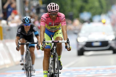 Tiralongo vence en la novena etapa del Giro; Contador sigue de líder