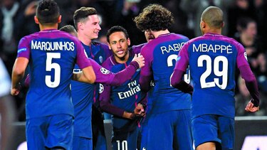 PSG y Bayern avanzan