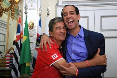 Costa Rica recibe homenaje de la ciudad de Santos