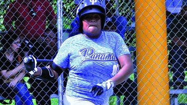 Selección femenina de softbol viaja a Dominicana