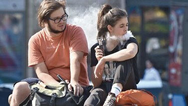 Europa respalda uso de cigarrillos electrónicos