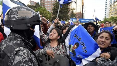 Tensión crece en Bolivia ante cuestionada ventaja de Evo Morales