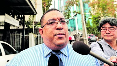 Decomisan mercancía falsificada en Zona Libre