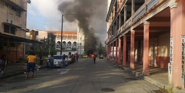 Arrestan a unas 15 personas tras protestas y cierres de calles en Colón