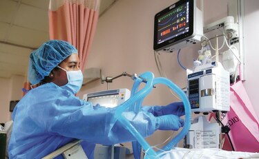 Mortalidad de pacientes en UCI disminuye a un  30%