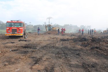 Incendio en el depósito de llantas de cerro Patacón ha sido extinguido en un 98%