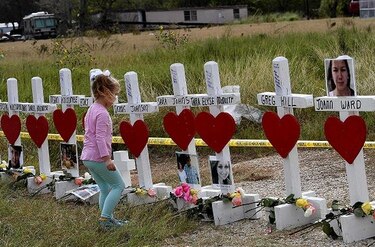 El pastor de la iglesia del tiroteo en Texas quiere demoler el edificio