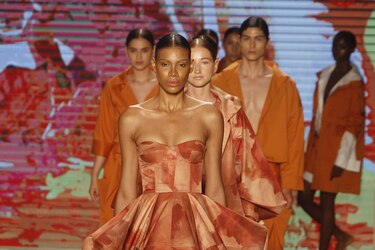 Mujeres proponen un ‘cambio en la moda’ con apuestas inclusivas y étnicas en Colombiamoda