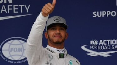 Hamilton gana la práctica