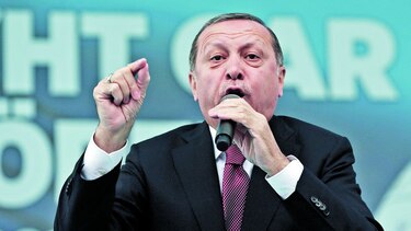 Destituyen a 10 mil funcionarios por nexos ‘golpistas’