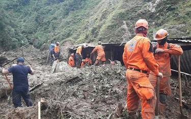 Mueren seis personas tras un deslizamiento de tierra en Cerro Colorado