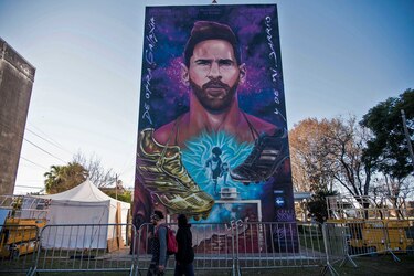 Mural gigante celebra al Messi ‘de otra galaxia’ en su Rosario natal