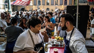 Chef argentino Mauro Colagreco, estrella de festival de comida callejera en Francia
