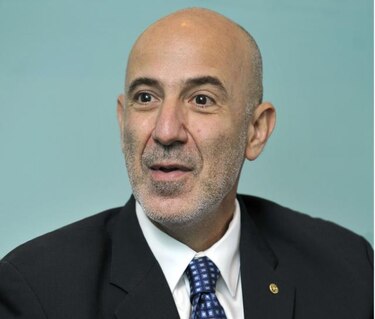 Reestructuran Hutchison; sale gerente de Panamá Ports