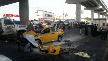 Cinco muertos y dos heridos en accidente de tránsito frente a Metromall y Los Pueblos
