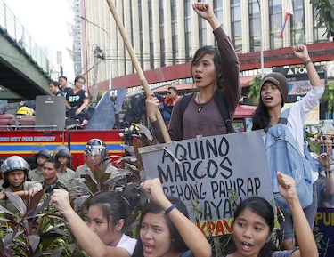 A 30 años de caída de Marcos, su hijo busca vicepresidencia