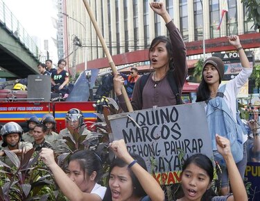 A 30 años de caída de Marcos, su hijo busca vicepresidencia
