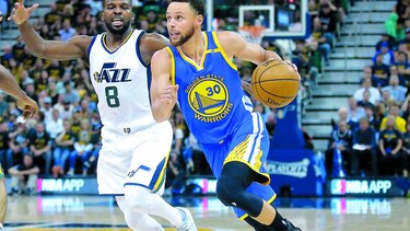 Curry firma megacontrato