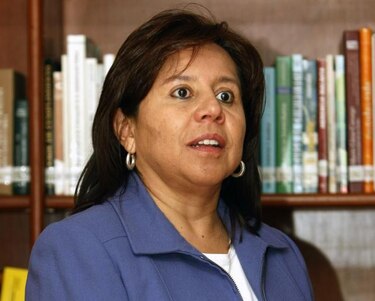 Advierten de multas contra María del Pilar Hurtado