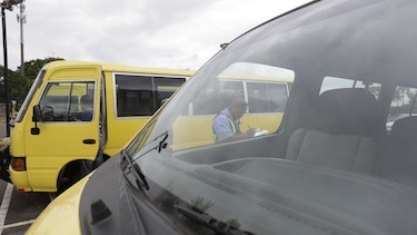 ATTT investiga caso de una menor que se lanzó desde transporte en movimiento