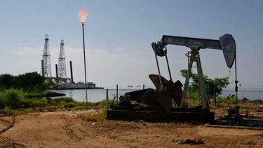 Estados Unidos anuncia que comercializará ‘de manera indefinida’ la producción de petróleo de Venezuela