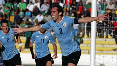 Uruguay gana en Bolivia, 54 años después