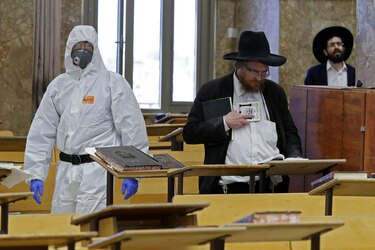 Israel confina 30 localidades para frenar aumento de casos de coronavirus