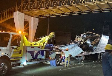 Desesperación por llegar a Estados Unidos causa nueva tragedia: 54 migrantes mueren en accidente en México
