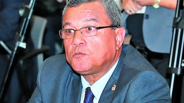 Cuestionan lentitud de fiscal en casos electorales
