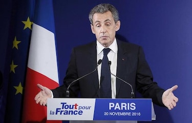Francia: Sarkozy reconoce derrota en elección primaria