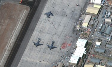 Los talibanes, bajo presión para garantizar seguridad tras el atentado en Kabul