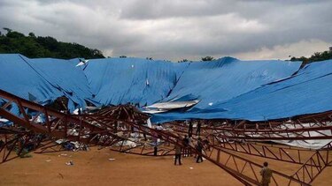 Se derrumba techo de iglesia evangélica en Nigeria, mueren al menos 60 fieles