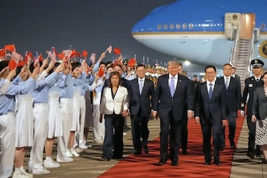 Donald Trump llega a Pekín para su segunda visita a China desde 2017