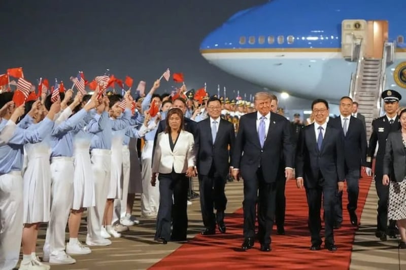 Donald Trump llega a Pekín para su segunda visita a China desde 2017