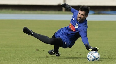 Saprissa y el panameño Jaime Penedo tienen un pacto, restan detalles