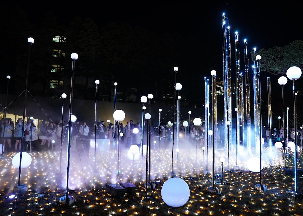 Así se ilumina el mundo para recibir la Navidad