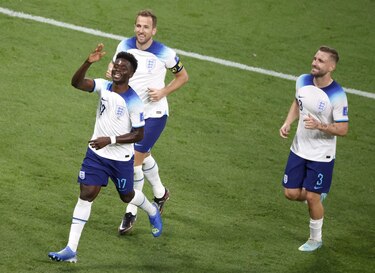 Inglaterra golea a Irán y se viste de favorita