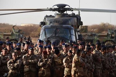 Francia 'neutraliza' a una decena de terroristas en el sureste de Malí