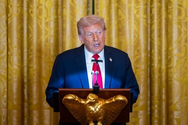 Trump anuncia un aumento del 10% de los aranceles a Canadá escalando la tensión con Ottawa