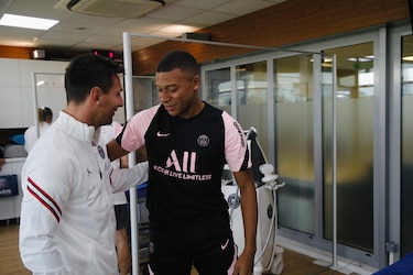 Mbappé da ‘la bienvenida’ a Leo Messi en redes sociales