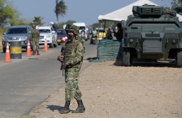 General de Colombia es apartado de su cargo por presuntos vínculos con el narco