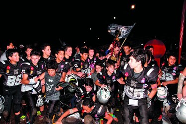 Owls y Raiders dominan